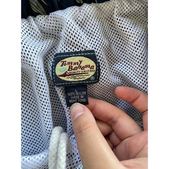Tommy Bahama Short - Picture 6 of 6